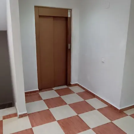 Isabel شقة *